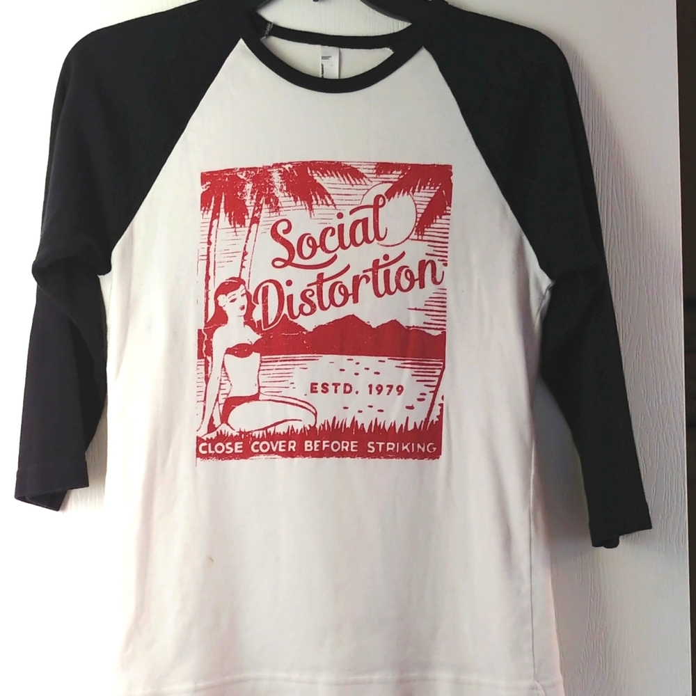 Vintage concert t-shirt (social distortion)